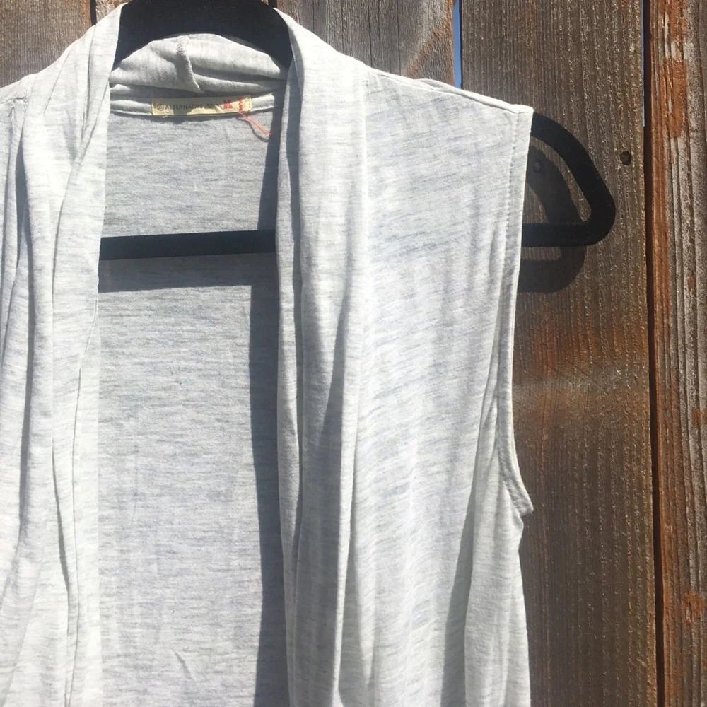 ALTERNATIVE light grey vest
